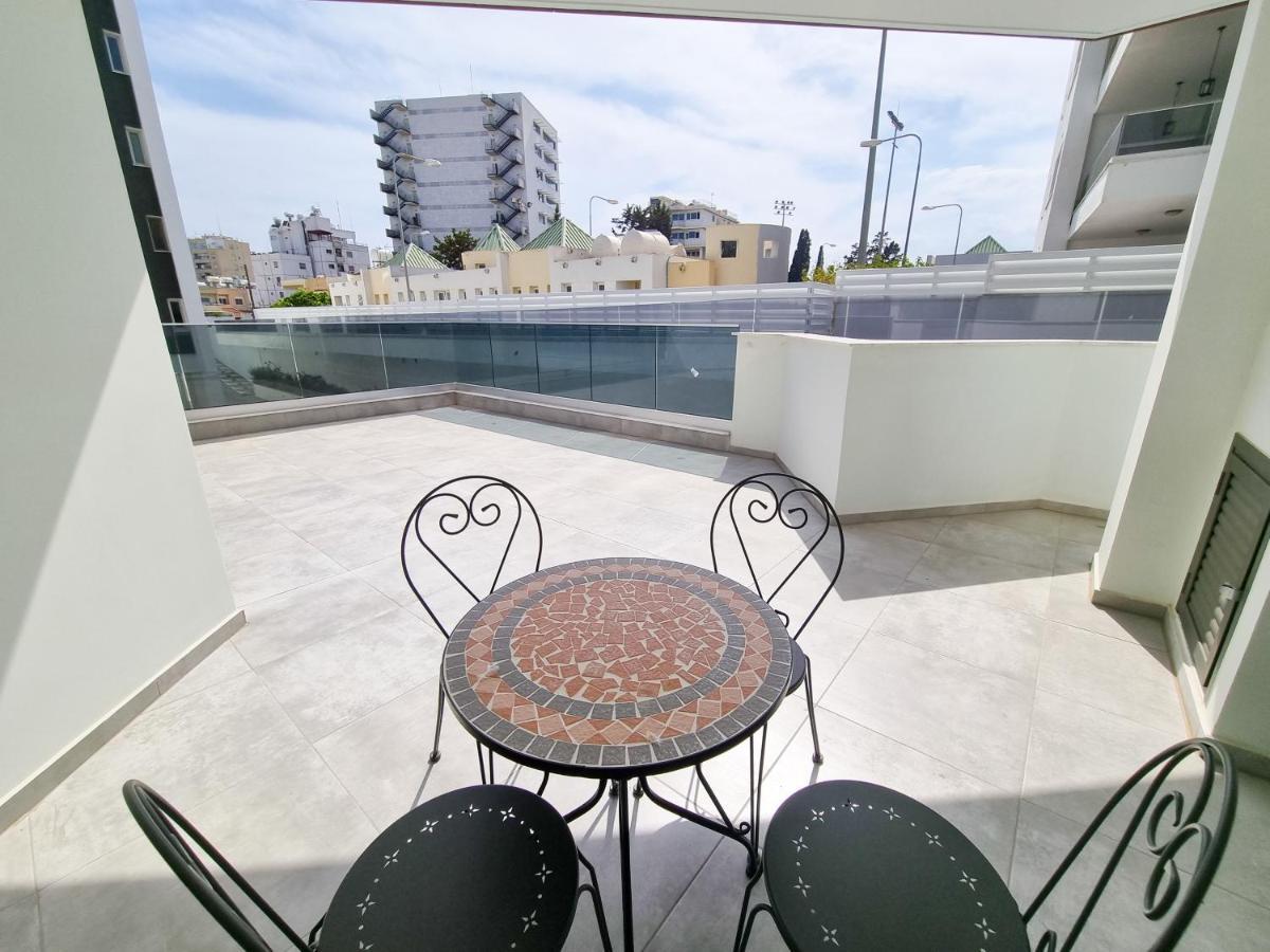 Shades Of Blue Apartment Larnaca Ngoại thất bức ảnh