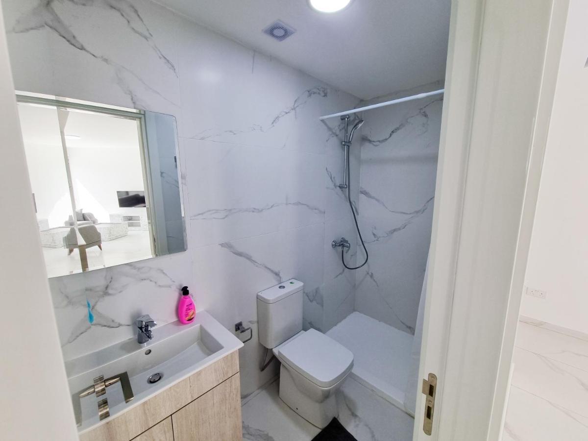 Shades Of Blue Apartment Larnaca Ngoại thất bức ảnh